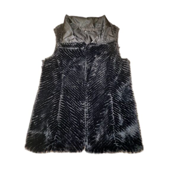 White House Black Market Chevron Textured Faux Fur Vest SZ M - Picture 1 of 4